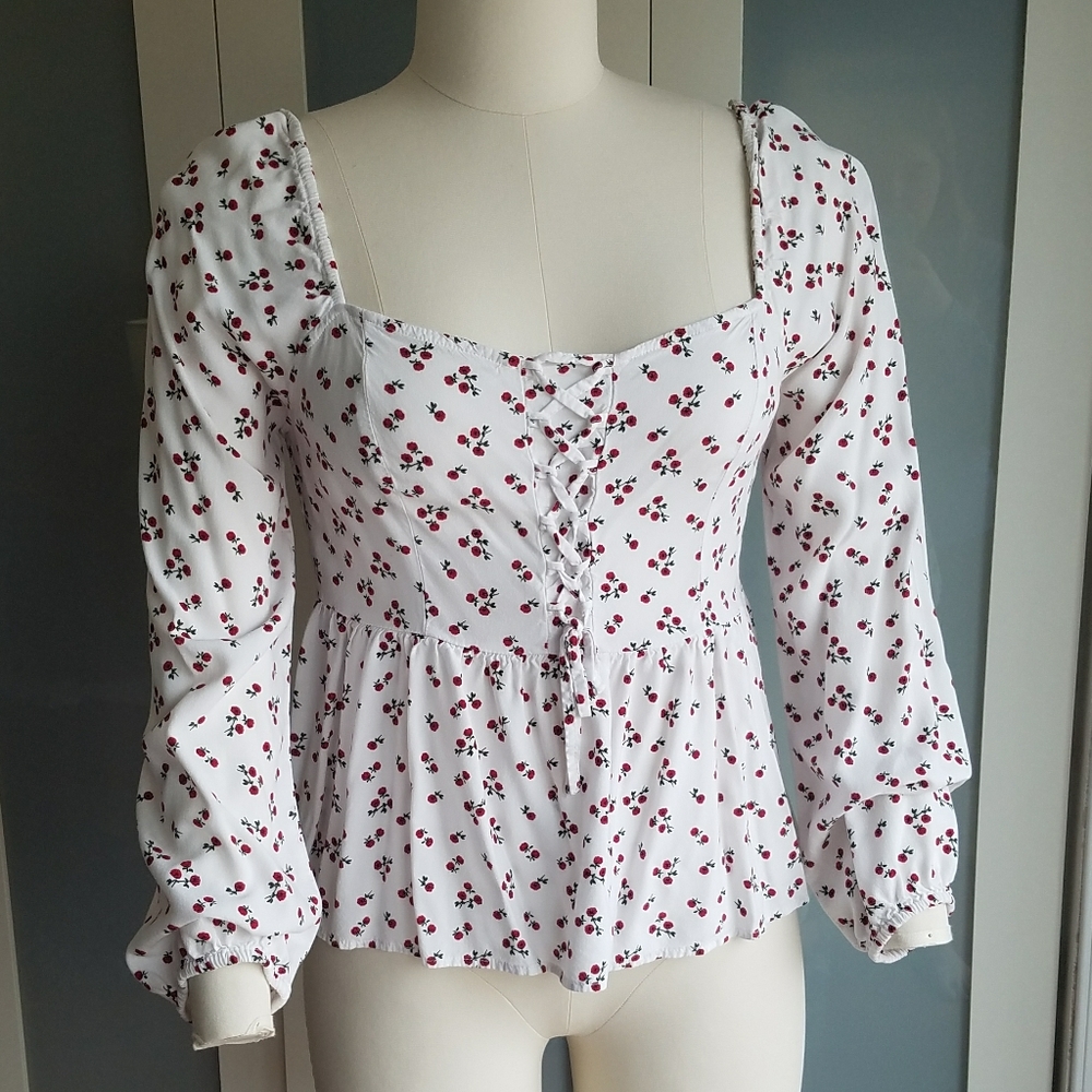 Lace Front Sweetheart Peplum Peasant Blouse